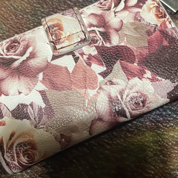 Betsey Johnson Wallet - Picture 5 of 6